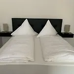 Pensionett ゲストハウス 3*